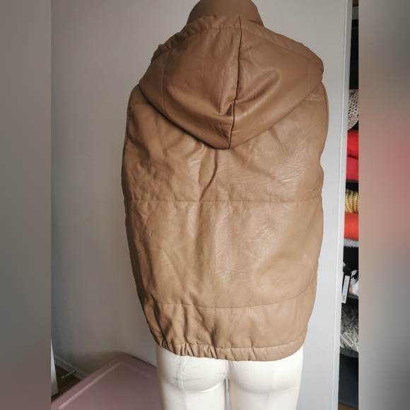 CHARLIE B Hooded Quilted Puffer Vest - Camel - Picture 4 of 6